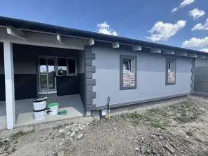 Casa Individuala Sanmihaiu Roman,Parter,4 Camere,2Bai,Toate Utilitatile - imagine 4