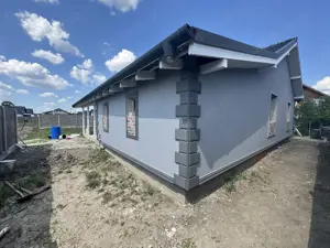 Casa Individuala Sanmihaiu Roman,Parter,4 Camere,2Bai,Toate Utilitatile - imagine 3