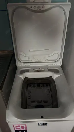 Masina de spalat cu incarcare verticala electrolux - model EWT 1262IFW - imagine 3