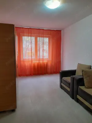 Inchiriez apartament 3 camere