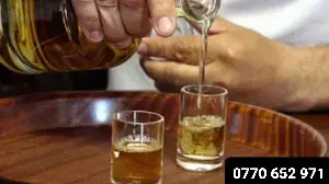 Vând țuică din struguri 100% naturală