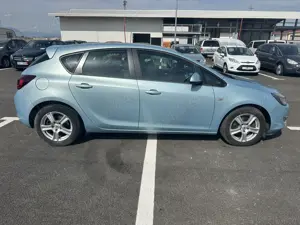 Opel Astra J - 1.7 CDTI - 125 CP Navi, Xenon, parktronic - imagine 9