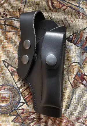 Toc pistol din piele