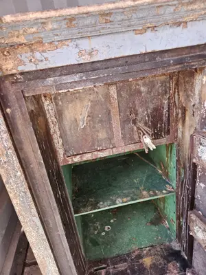 Vând seif foarte vechi - imagine 5