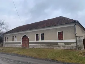 Casă mare la țară cu teren generos în zonă superbă