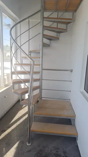 Scară  spirală reglabilă 