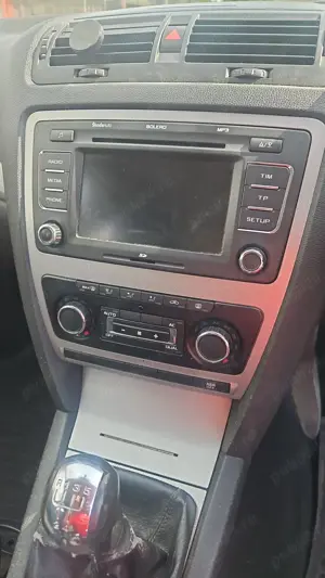 radio cd     skoda octavia 2 facelift an 2009, break,in stare buna,se trimite oriunde in tara