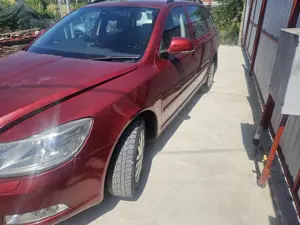 faruri stanga ,dreapta    skoda octavia 2 facelift an 2009, break,in stare buna,se trimite oriunde 