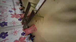 Vând bănci fi mese ce se vad in poze  - imagine 2