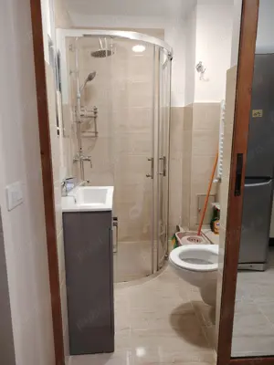 Garsonieră de închiriat 