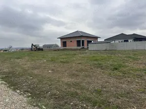 Dau în chirie sau vand teren Oradea, str Marte și Vega