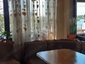 Casa pe malul lacului - imagine 6