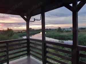 Casa pe malul lacului - imagine 3