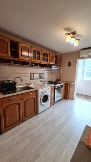 De vanzare apartament cu 2 camere in zona Soarelui - imagine 2