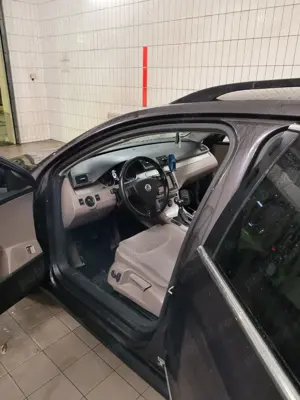 Vand VW Passat an 2009, diesel, 110CP, cutie de viteze manuala - imagine 4