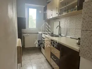 Apartament cu 3 camere de vanzare, centrala proprie, zona Dambovita - imagine 6