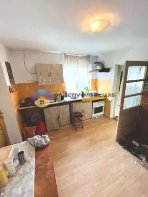 CASA cu mansarda  comuna DOBRENI - imagine 8
