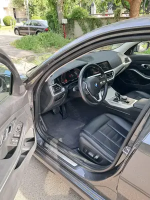 BMW 330i Luxury Line - imagine 7
