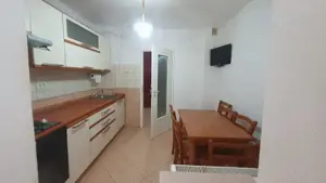 Apartament cu 2 camere etajul 3 amenajat si utilat Piata Verde Aradului - imagine 3