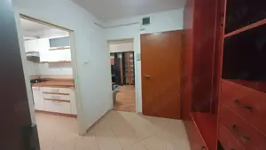 Apartament cu 2 camere etajul 3 amenajat si utilat Piata Verde Aradului - imagine 2