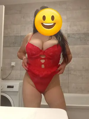 Natalia ,confirm cu costumația !