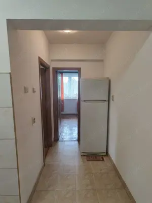 Vând apartament 3 camere în Hunedoara, zona Micro1-Parc Corvin, et.2 - imagine 2