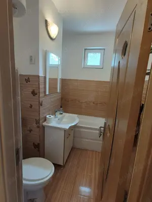 Vând apartament 3 camere în Hunedoara, zona Micro1-Parc Corvin, et.2 - imagine 7