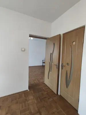 Vând apartament 3 camere în Hunedoara, zona Micro1-Parc Corvin, et.2 - imagine 8