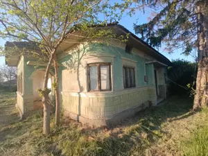 Casă bătrânească de vânzare  - imagine 4