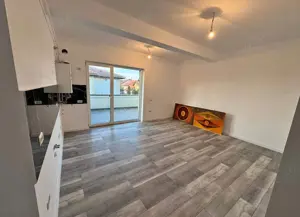 Apartament cu 3 camere etajul 1 terasa de 30 MP GIROC  LA 5 MINUTE DE SCOALA