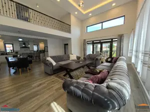 Vila impunatoare cu 6 camere spatioase in stil american - imagine 2