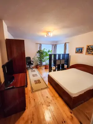 Vand Schimb Casa zona centrala, 2 apartamente separate, garaj, curte - imagine 7