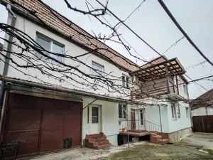 Vand Schimb Casa zona centrala, 2 apartamente separate, garaj, curte - imagine 2