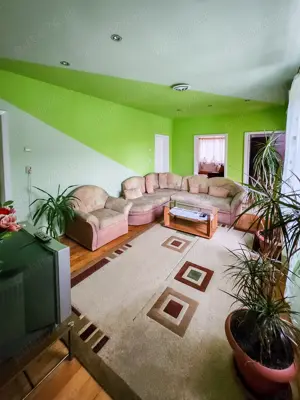 Vand Schimb Casa zona centrala, 2 apartamente separate, garaj, curte - imagine 8