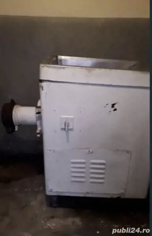 Masina de tocat carne trifazica pentru carmangerii - imagine 2