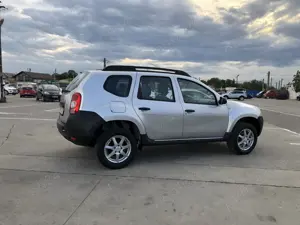 Dacia Duster 2013 Diesel 1.5 177000km - imagine 3