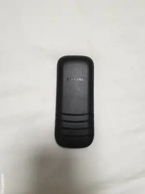 Samsung GT-E1200I si GT-E1050 - imagine 3