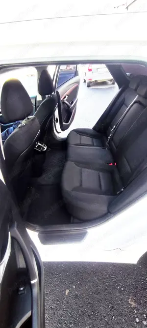 Hyundai    I40.      - imagine 5 Hyundai    I40.      - imagine 5