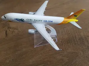 Macheta metalica de avion Cebu Pacific | Decoratie | Perfect pt cadou