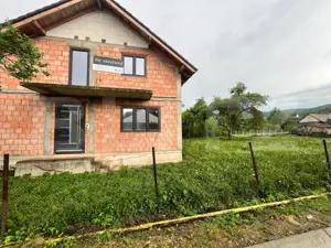Casa spatioasa cu 4 camere, 150 mp, 10 ari teren / Schimb cu apartament 