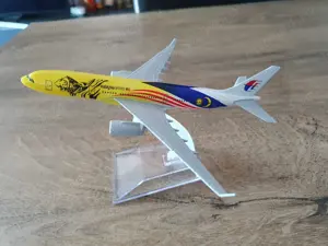 Macheta metalica de avion Malaysia Airlines - Tiger | Decoratie | Perfect pt cadou