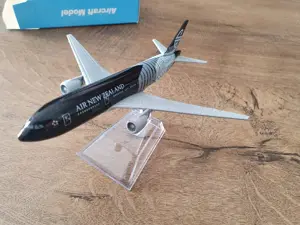 Macheta metalica de avion Air New Zealand | Decoratie | Perfect pt cadou