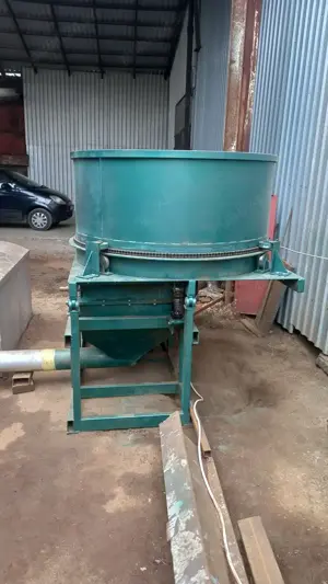 Tocator baloți de cânepă, fân, tulpini de floarea soarelui, porumb