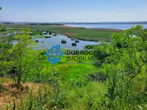 TEREN INTRAVILAN -SOMOVA ,VEDERE PANORAMICA LAC,4800 MP