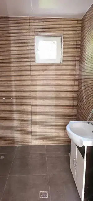 Casă spațioasă, de vanzare, cu 10 camere, 200 mp, zona semicentrala - imagine 7