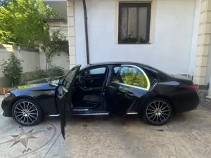 Vând Mercedes Benz E Class 200 D - imagine 8