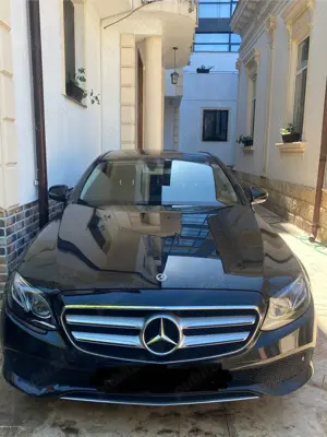Vând Mercedes Benz E Class 200 D - imagine 2