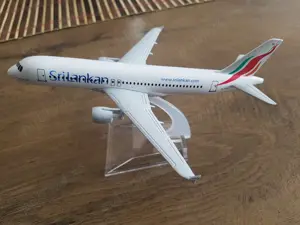 Macheta metalica de avion Sri Lankan | Decoratie | Perfect pt cadou