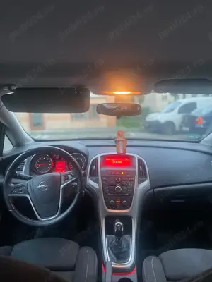Vând Opel Astra j