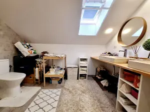 Langa asfalt. Aproape de Uzina de Apa. Mobilata si utilata complet. - imagine 12